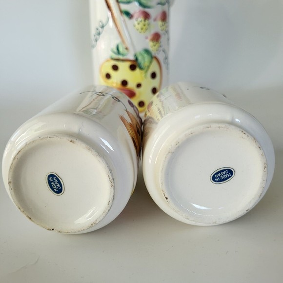 Vintage Pitcher and 2 Juice Cups Fruit Hand Painted Made in Japan Ceramic - Picture 4 of 10